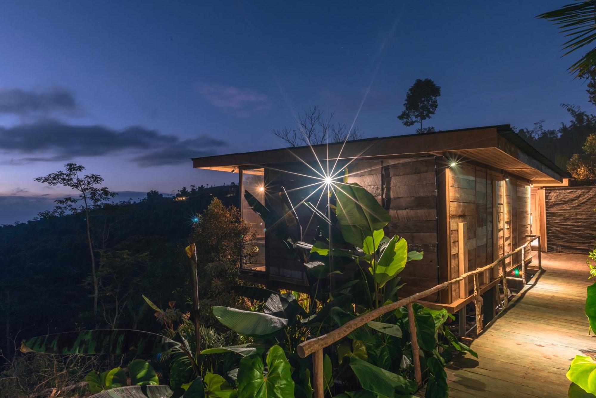 Kayukopi Villa Munduk  Exterior photo